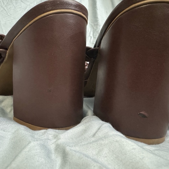 Brown braided comfortable heels. - Picture 4 of 4